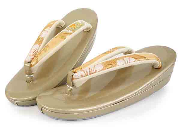 Formal Zori Sandals and Bag Set for TEA ceremony【Gold base with accents of orange, white, and light blue, featuring floral crests / ONE-SIZE】