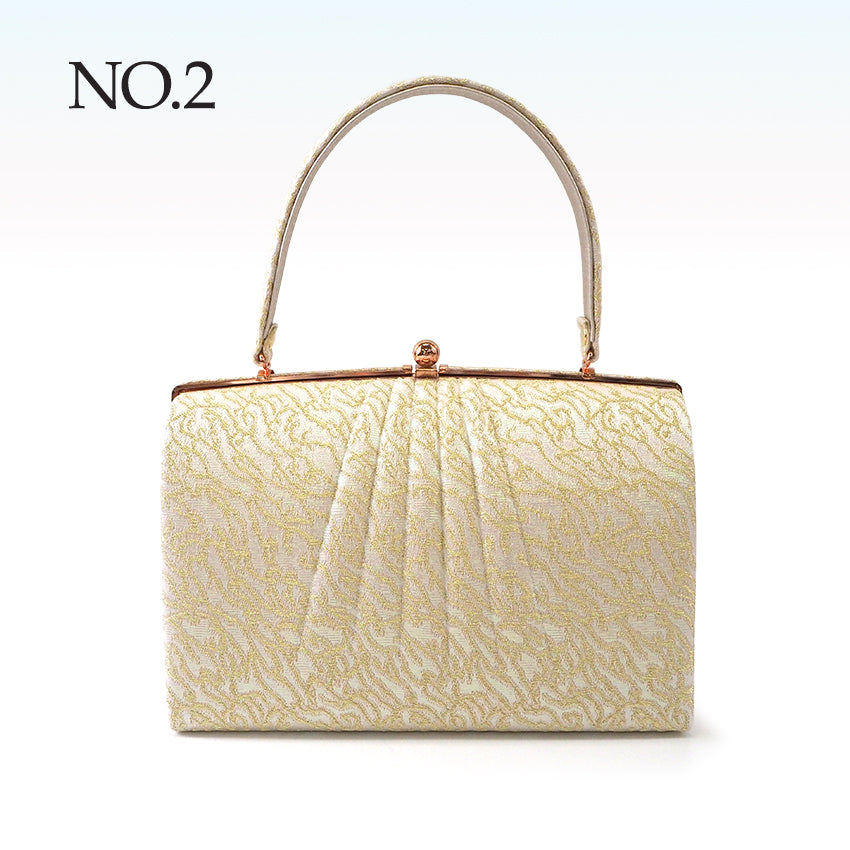 A SET of Robe De'collete'e formal ZORI（sandals）for traditional attire and a bag for TEA ceremony【GOLD】