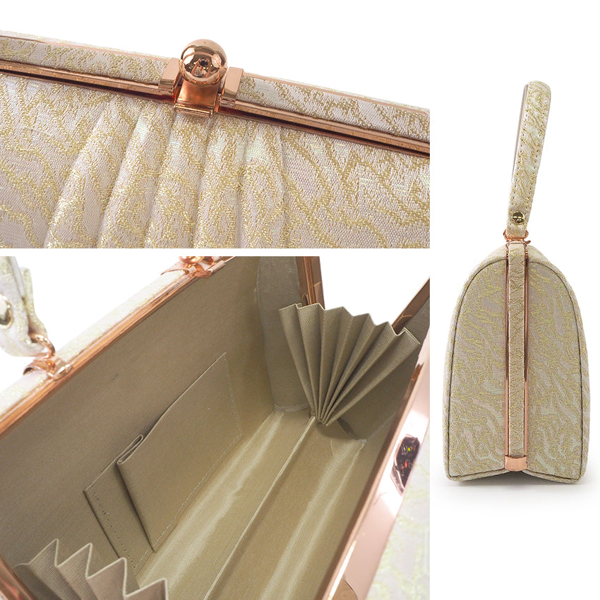 A SET of Robe De'collete'e formal ZORI（sandals）for traditional attire and a bag for TEA ceremony【GOLD】