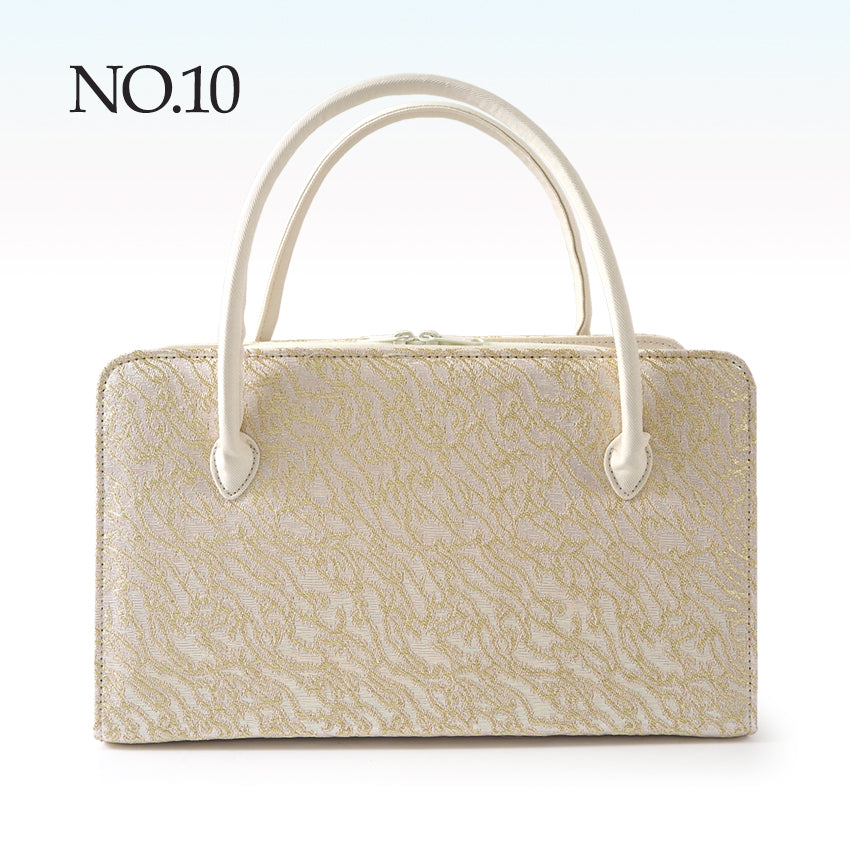 A SET of Robe De'collete'e formal ZORI（sandals）for traditional attire and a bag for TEA ceremony【GOLD】