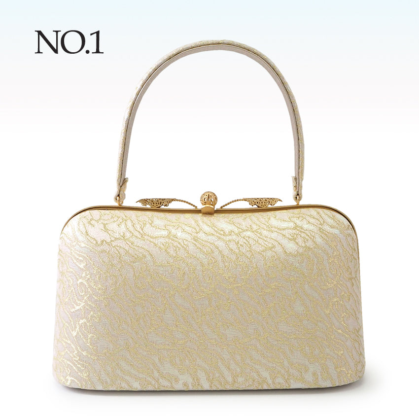 A SET of Robe De'collete'e formal ZORI（sandals）for traditional attire and a bag for TEA ceremony【GOLD】