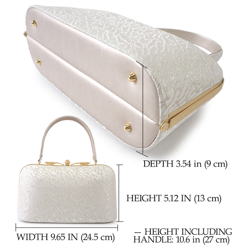 A SET of Robe De'collete'e formal ZORI（sandals）for traditional attire and a bag for TEA ceremony【Silver】