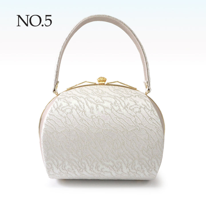 A SET of Robe De'collete'e formal ZORI（sandals）for traditional attire and a bag for TEA ceremony【Silver】