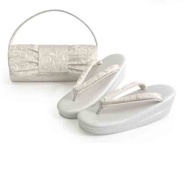 A SET of Formal Zori Sandals and Bag for TEA ceremony【Silver】（White base with a silver arabesque pattern.）