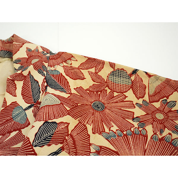 Vintage Haori Kimono Jacket Silk,Beige base, Elegant Floral Pattern