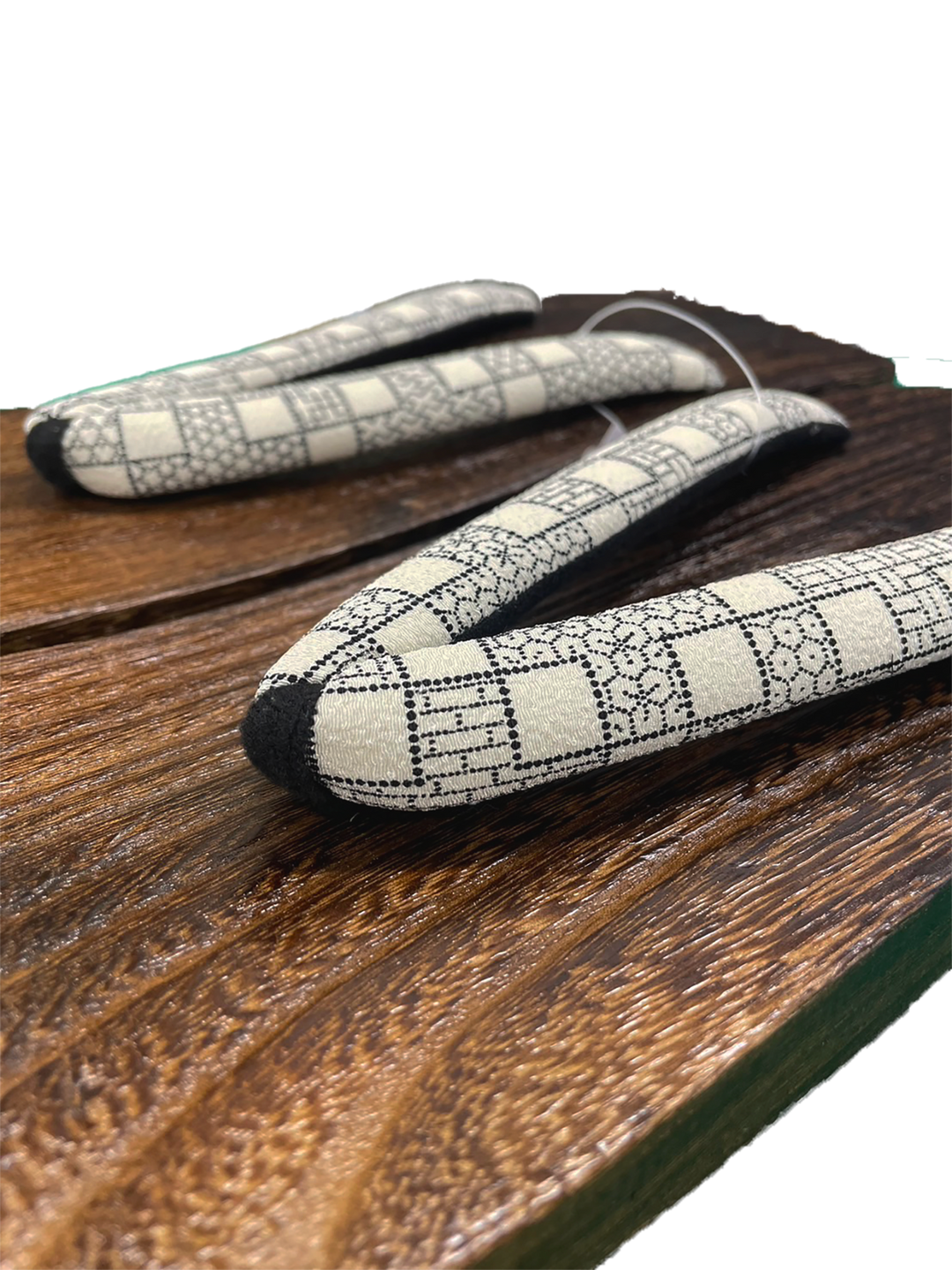 Men's Wooden Geta Sandals : White checked pattern