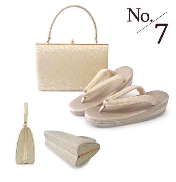 A SET of Robe De'collete'e formal ZORI（sandals）for traditional attire and a bag for TEA ceremony【Silver】