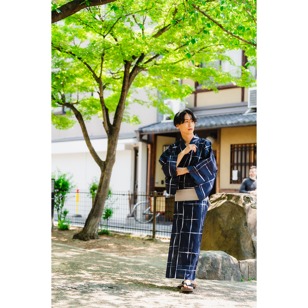 Men's Wooden Geta Sandals : White checked pattern